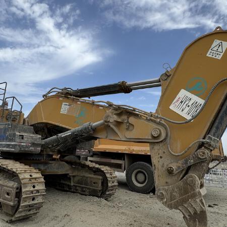 徐工XE900D履带式挖掘机