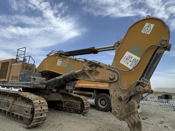 徐工XE900D履帶式挖掘機