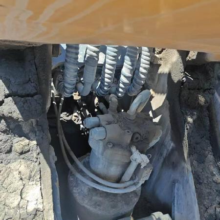 徐工XE900D履带式挖掘机