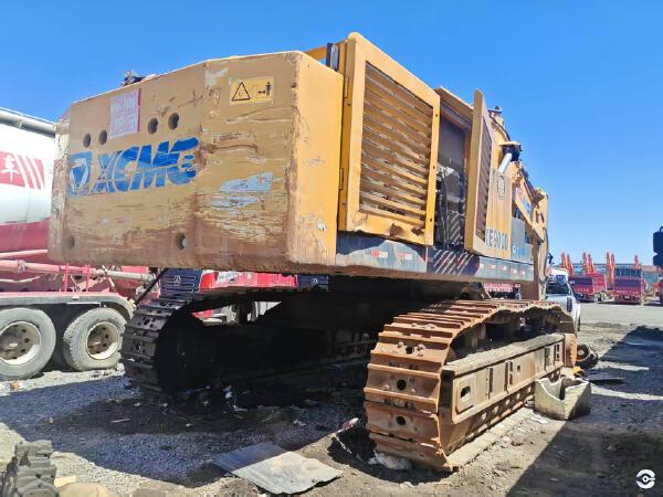 徐工XE900D履帶式挖掘機