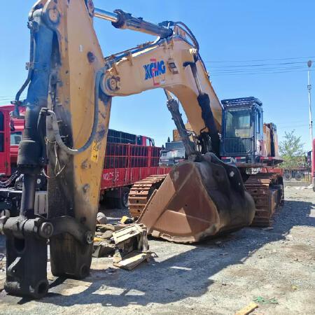 徐工XE900D履带式挖掘机