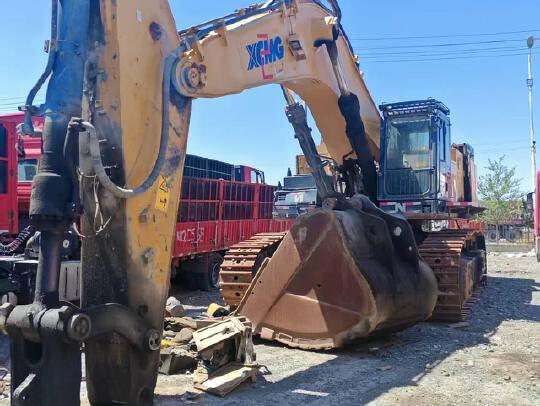 徐工XE900D履帶式挖掘機