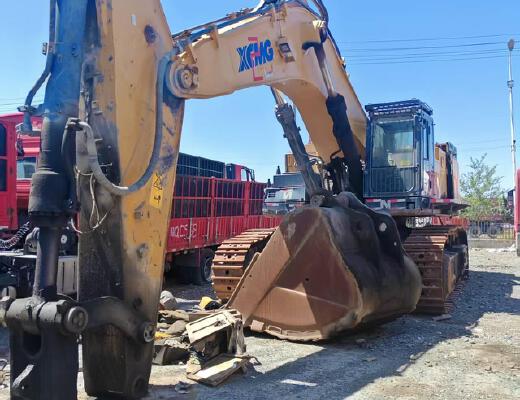 徐工XE900D履带式挖掘机