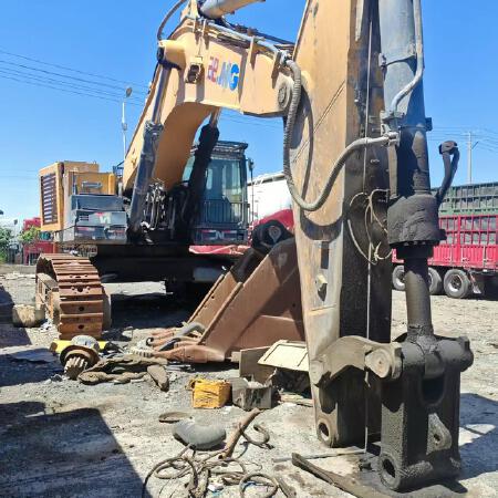 徐工XE900D履带式挖掘机