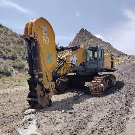 徐工XE900D履带式挖掘机