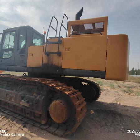 徐工XE700D履带式挖掘机