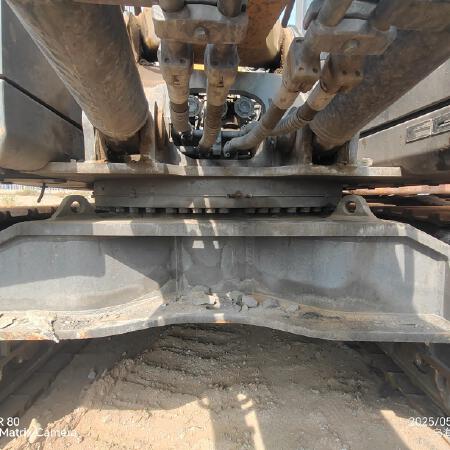 徐工XE700D履带式挖掘机