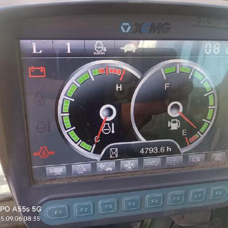 徐工XE700D履带式挖掘机