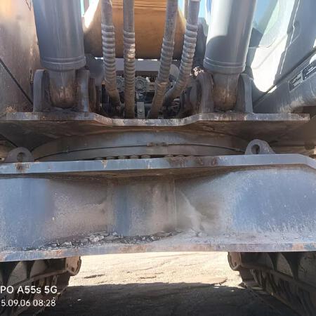 徐工XE700D履带式挖掘机