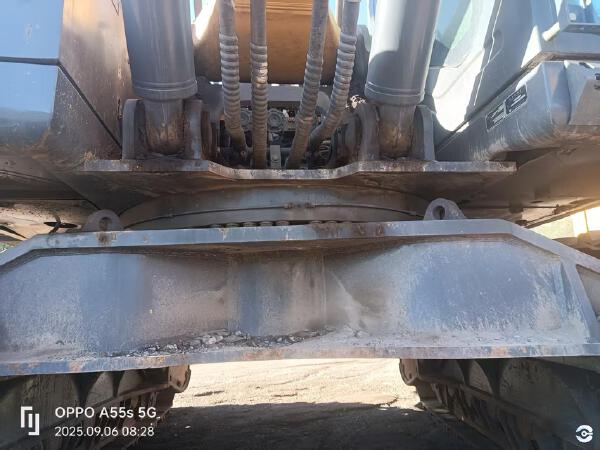 徐工XE700D履帶式挖掘機