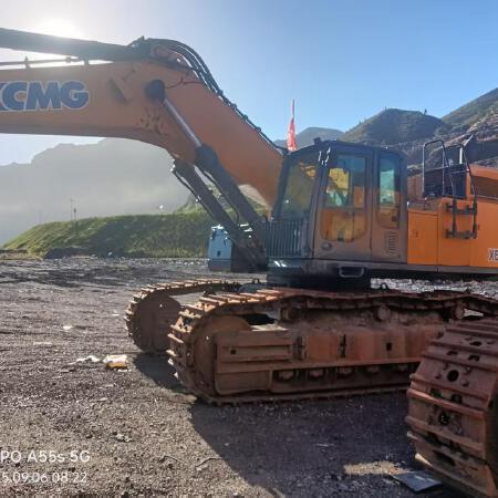 徐工XE700D履带式挖掘机