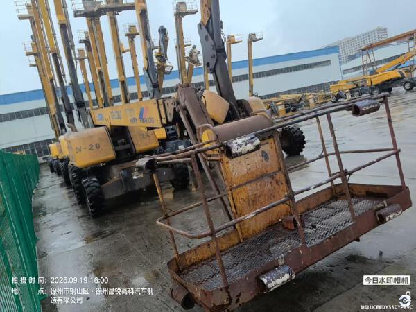 徐工GTBZ22S直臂式高空作业平台