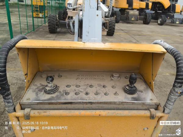 徐工GTBZ32S直臂式高空作業(yè)車(chē)