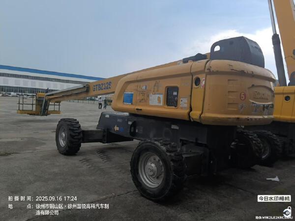 徐工GTBZ32S直臂式高空作業(yè)車