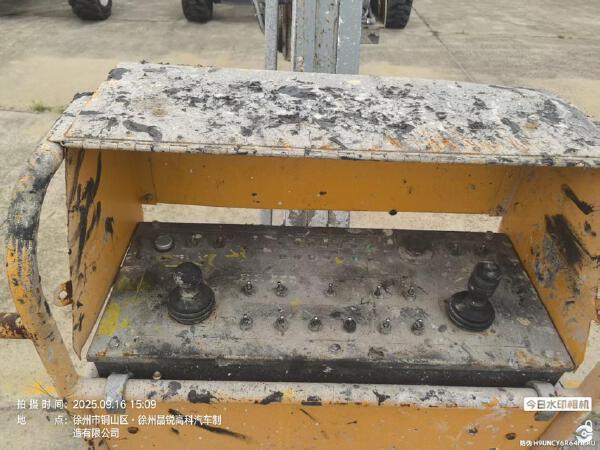 徐工GTBZ32S直臂式高空作業(yè)車