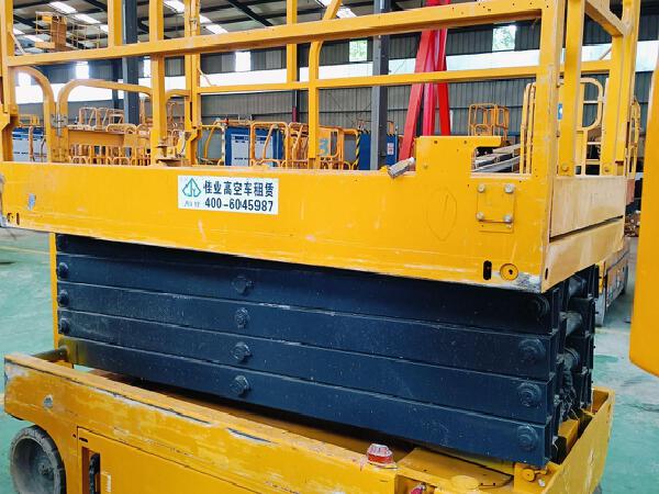 徐工GTJZ1412剪叉式高空作業(yè)平臺