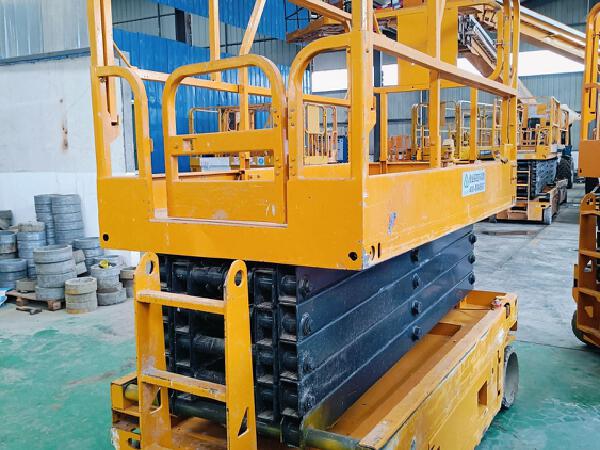 徐工GTJZ1412剪叉式高空作業(yè)平臺