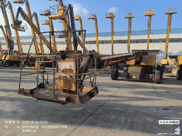 徐工GTBZ32S直臂式高空作業(yè)車