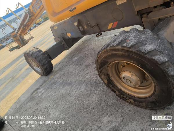 徐工GTBZ32S直臂式高空作業(yè)車