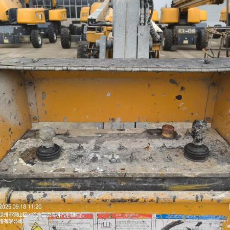 徐工GTBZ32S直臂式高空作业车