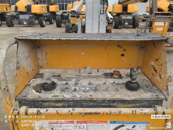 徐工GTBZ32S直臂式高空作業車