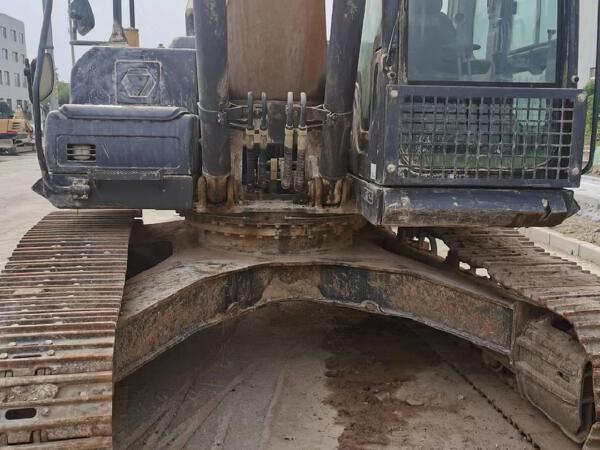 徐工XE245DK履帶式挖掘機