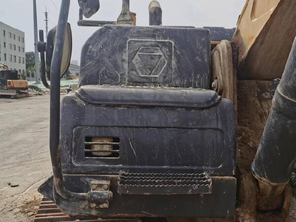 徐工XE245DK履帶式挖掘機