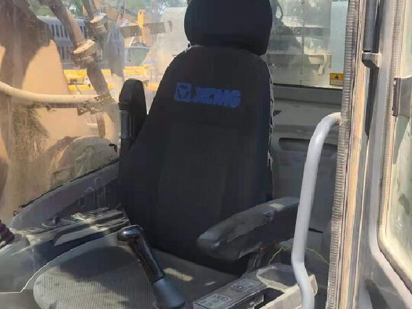 徐工XE490DK履帶式挖掘機