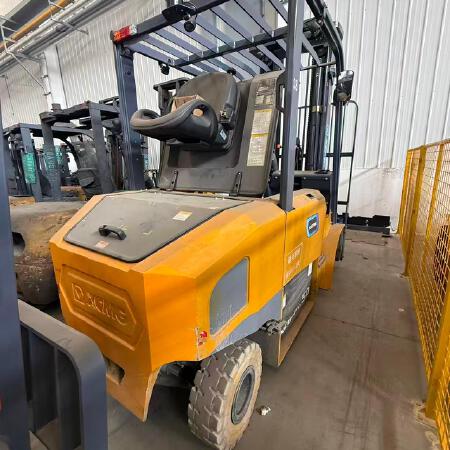 徐工XVB50-QLJ8-G电动平衡重叉车