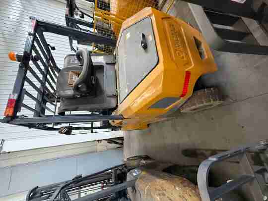 徐工XVB50-QLJ8-G電動平衡重叉車