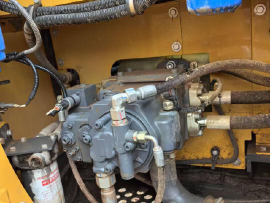 徐工XE135G履带式挖掘机