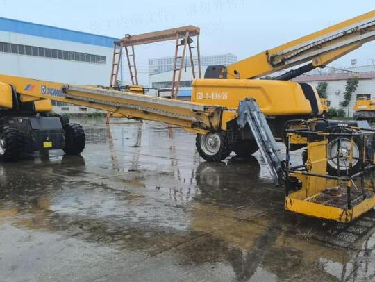 徐工GTBZ30S直臂式高空作業平臺