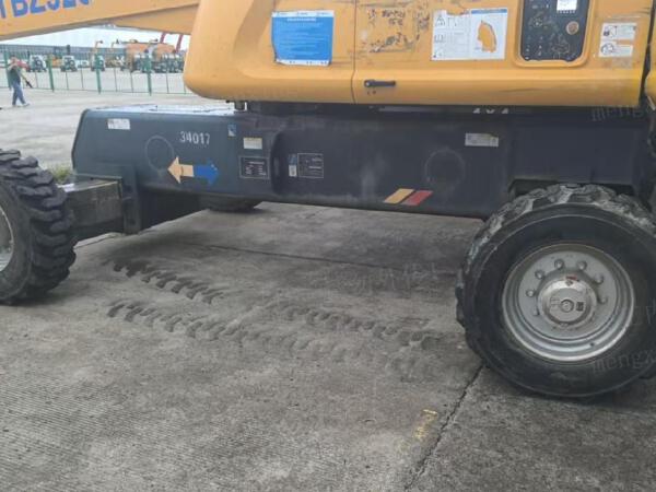 徐工GTBZ32S直臂式高空作業(yè)車