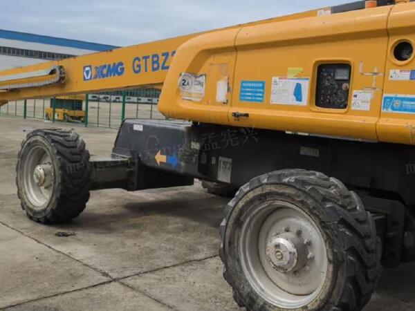 徐工GTBZ32S直臂式高空作業車