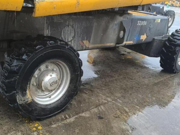 徐工GTBZ32S直臂式高空作業(yè)車