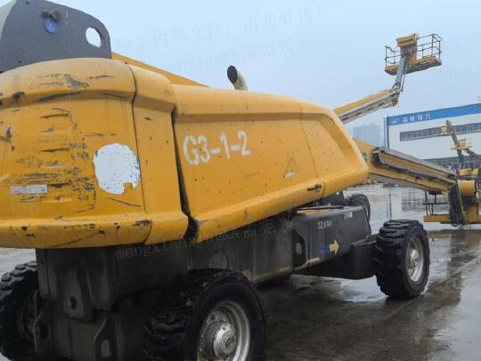 徐工GTBZ32S直臂式高空作業(yè)車