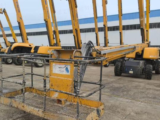 徐工GTBZ32S直臂式高空作業車