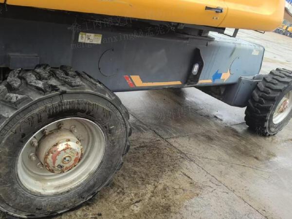 徐工GTBZ32S直臂式高空作業車