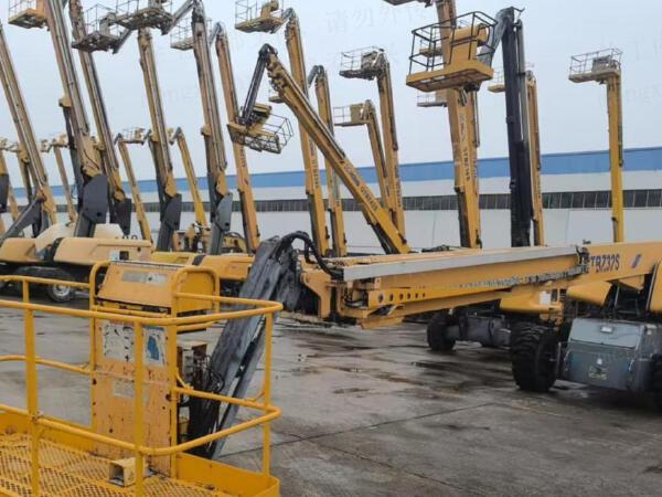 徐工GTBZ32S直臂式高空作業車