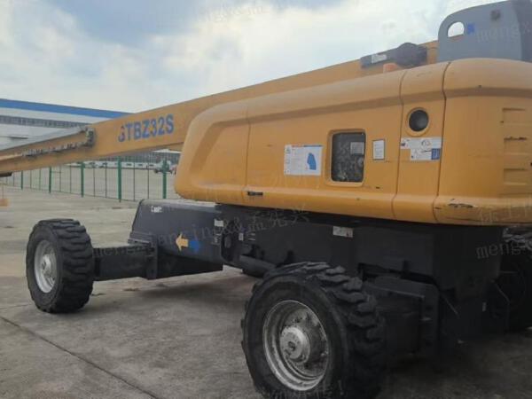 徐工GTBZ32S直臂式高空作業車