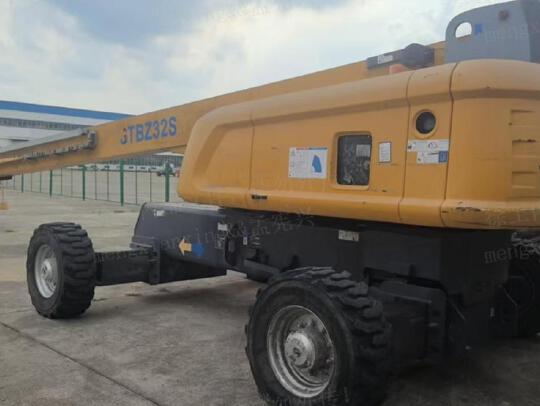 徐工GTBZ32S直臂式高空作業車