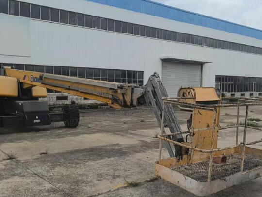 徐工GTBZ32S直臂式高空作業車