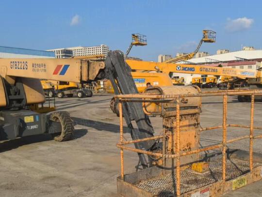 徐工GTBZ22S直臂式高空作業(yè)平臺