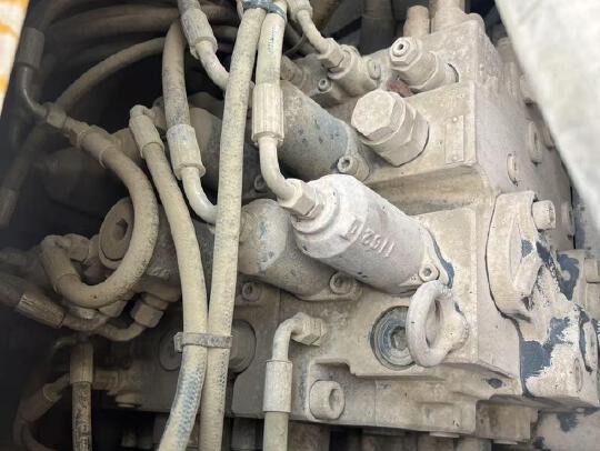 徐工XE380DK履帶式挖掘機