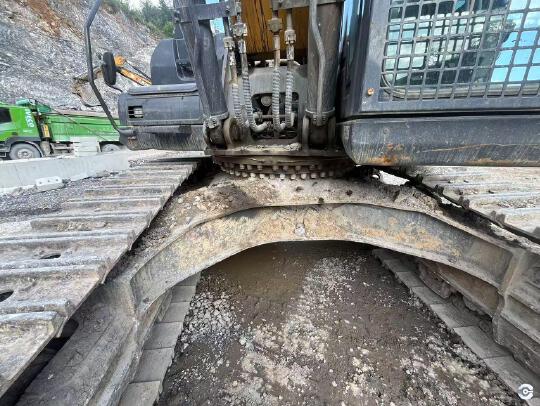 徐工XE380DK履帶式挖掘機