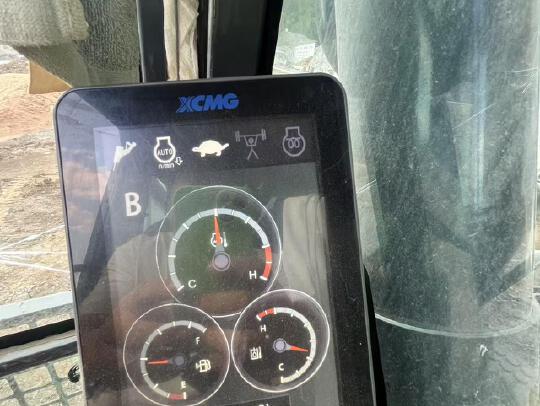 徐工XE380DK履帶式挖掘機