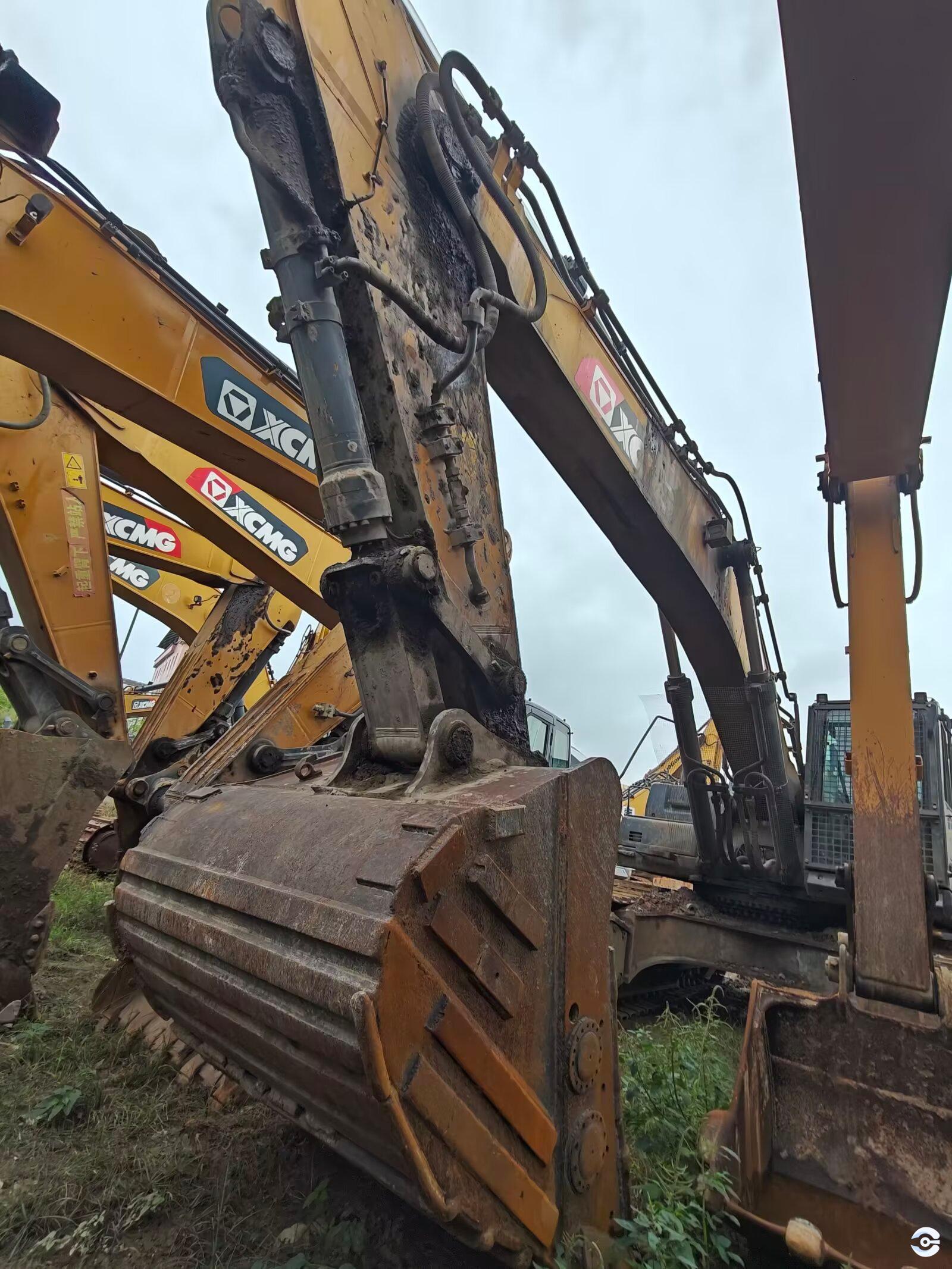 徐工XE490DK履帶式挖掘機