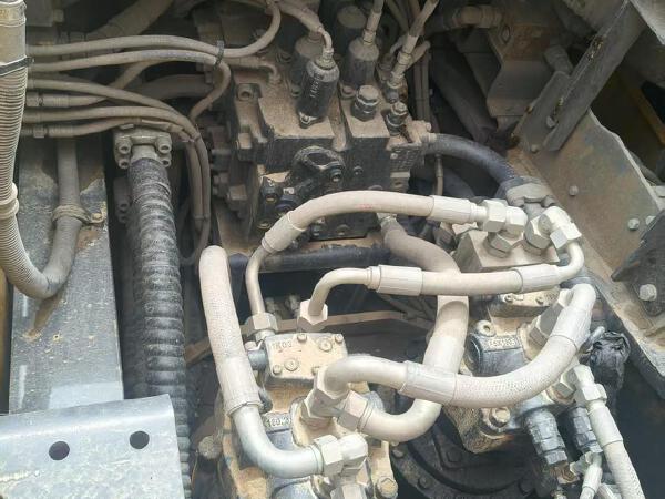 徐工XE600DK MAX履帶式挖掘機