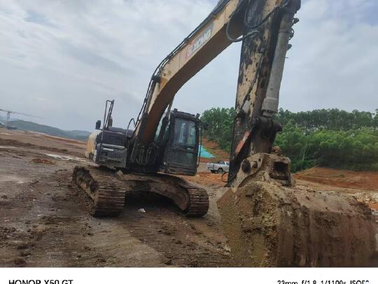 徐工XE215DA履帶式挖掘機