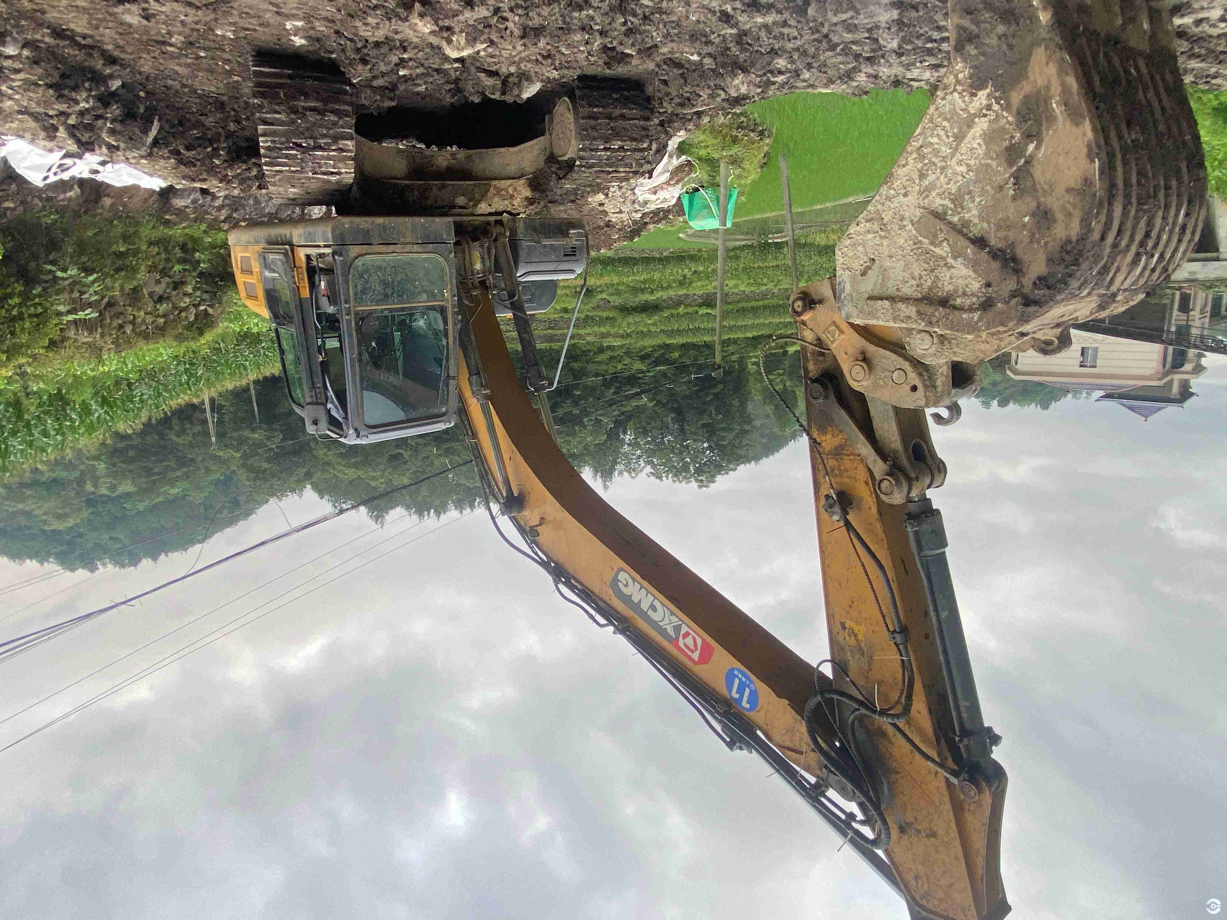 徐工XE200DA履帶式挖掘機(jī)